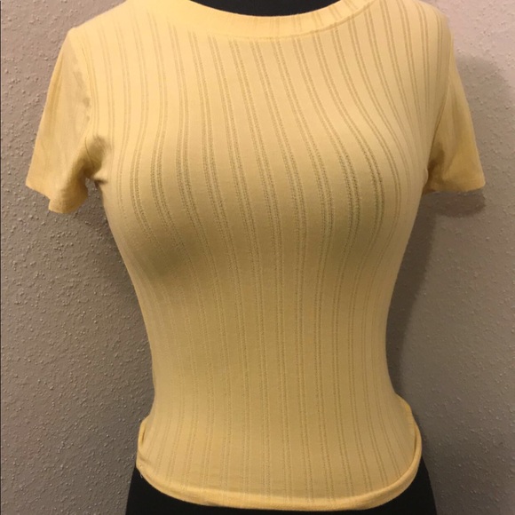 Tillys yellow top - Picture 3 of 3